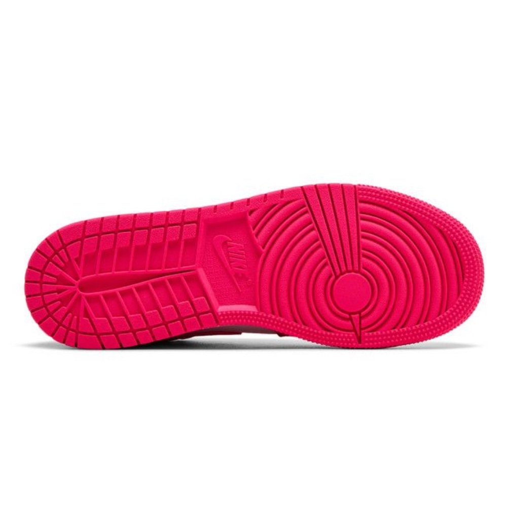 Jordan 1 low
'Valentine’s Day'
Brand new - Picture 11 of 11